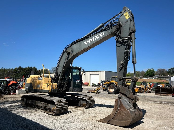 volvo-ec220dlc-excavator-image-6