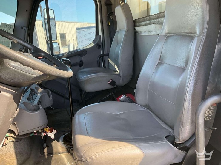 2012-freightliner-m2-112-t/a-fuel-and-lube-truck-image-19