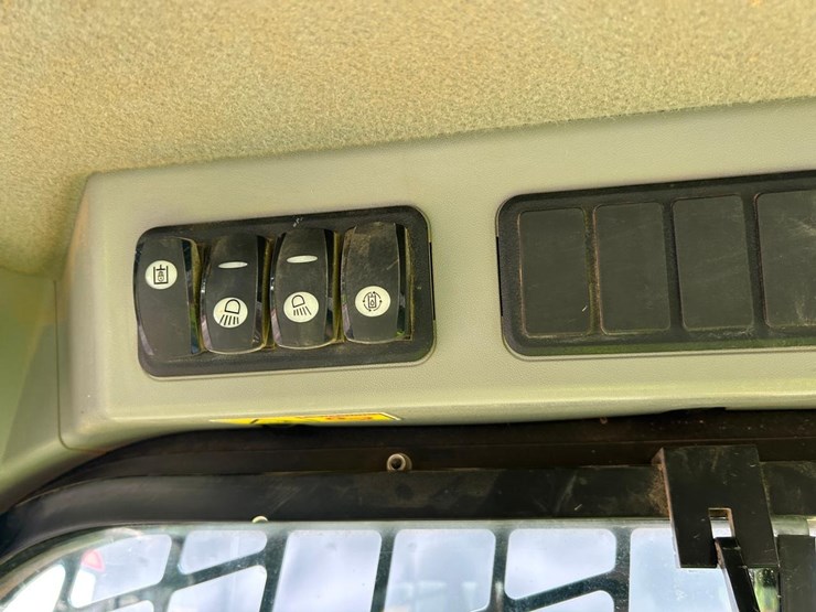 2018-caterpillar-289d-image-23