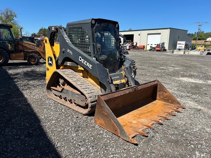 2023-deere-317g-image-6