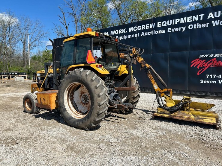 new-holland-8240-image-42