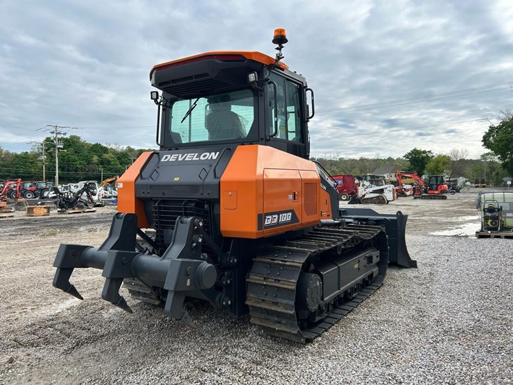 2026--develon-dd100-us10-crawler-dozer-image-4