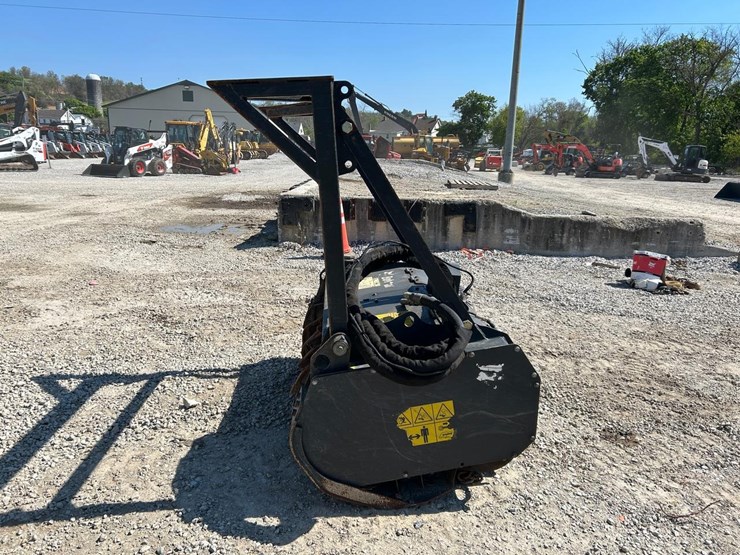 2022-bobcat-m7055-50"-skid-steer-forestry-cutter-image-2