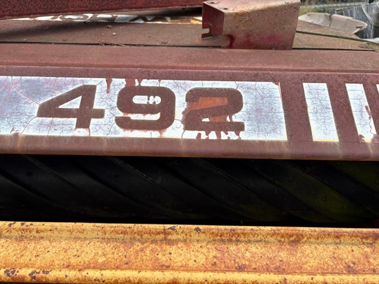 new-holland-492-image-3
