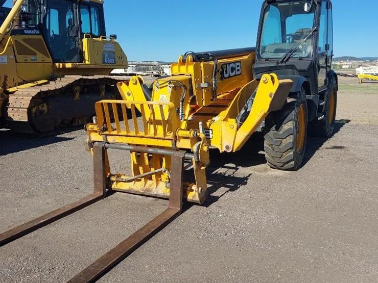 2014-jcb-535-140-image-1
