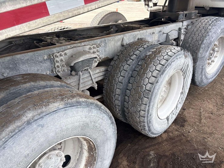 2007-freightliner-m2-112-tri-axle-dump-truck-image-13