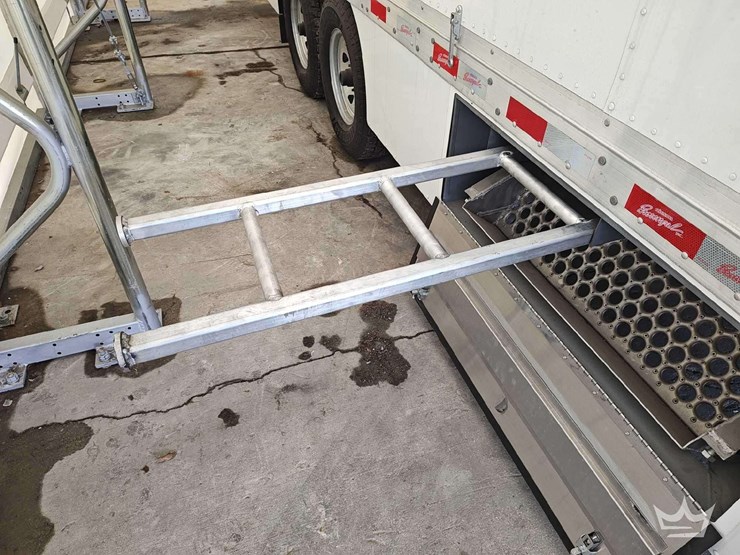 2025-precisions-provencal-22ft.-5th-wheel-mobile-office/-showroom-trailer-image-34