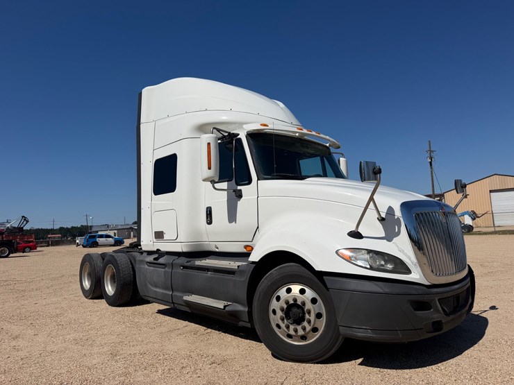 2015-international-prostar-image-2