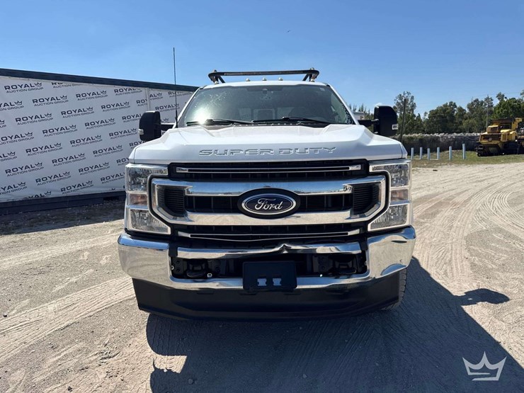 2022-ford-f350-image-36