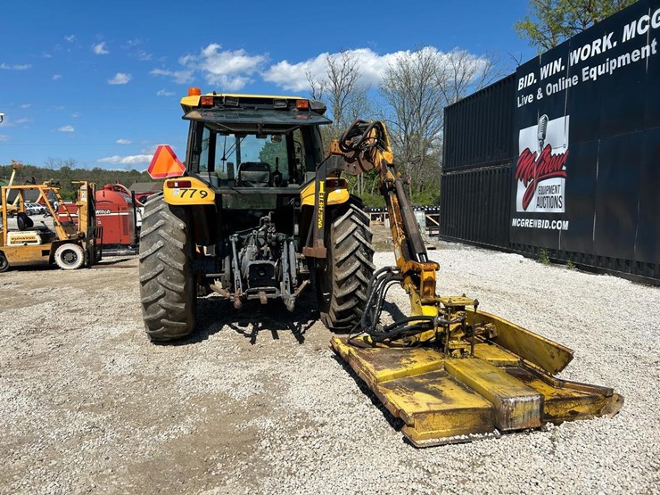 new-holland-8240-image-3