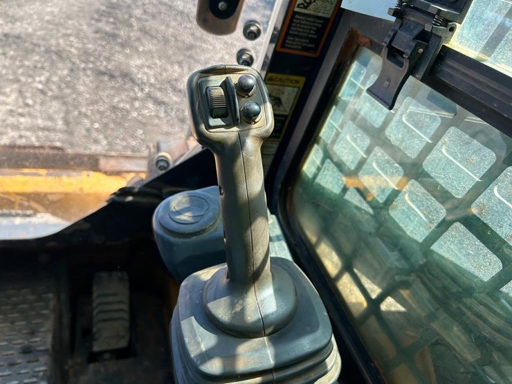 2023-deere-317g-image-20