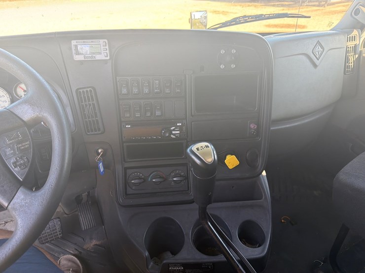 2015-international-prostar-image-10