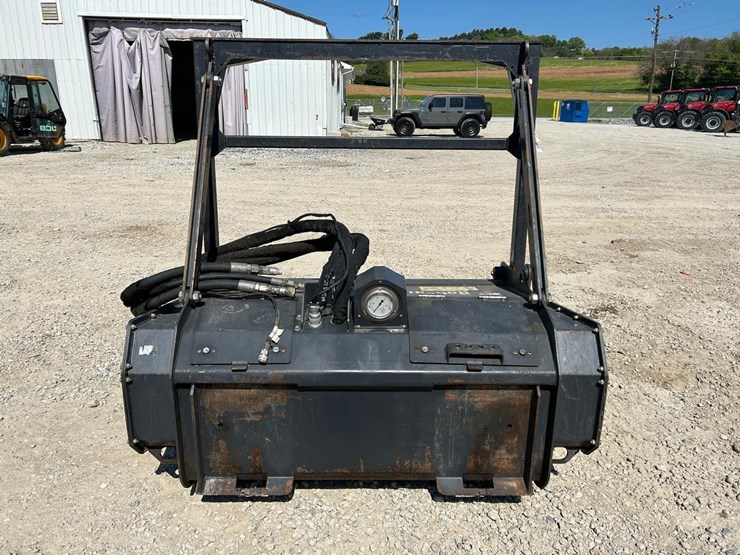 2022-bobcat-m7055-50"-skid-steer-forestry-cutter-image-3