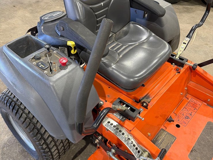 husqvarna-mz52-zero-turn-lawnmower-image-17