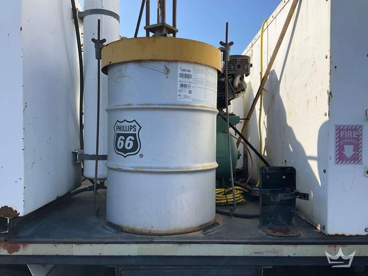 2012-freightliner-m2-112-t/a-fuel-and-lube-truck-image-26