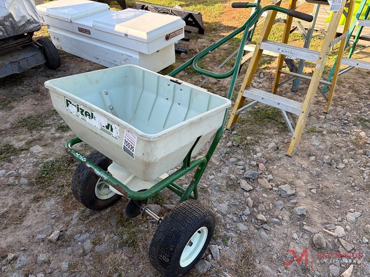 walk-behind-fertalizer-spreader-image-2