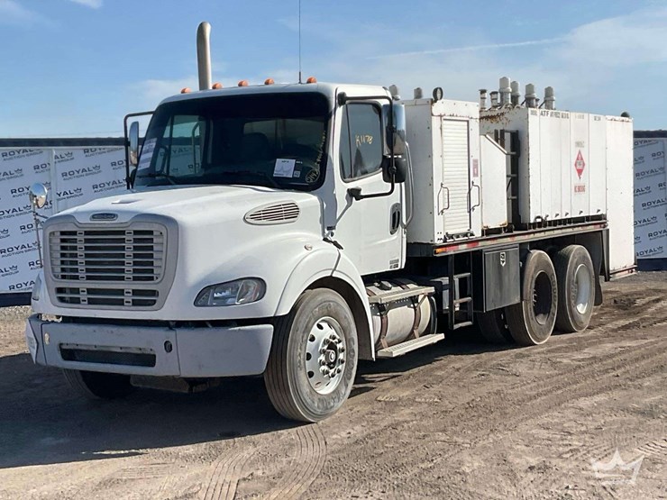 2012-freightliner-m2-112-t/a-fuel-and-lube-truck-image-1