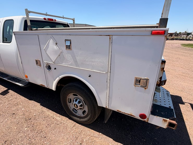 2012-gmc-2500-image-11