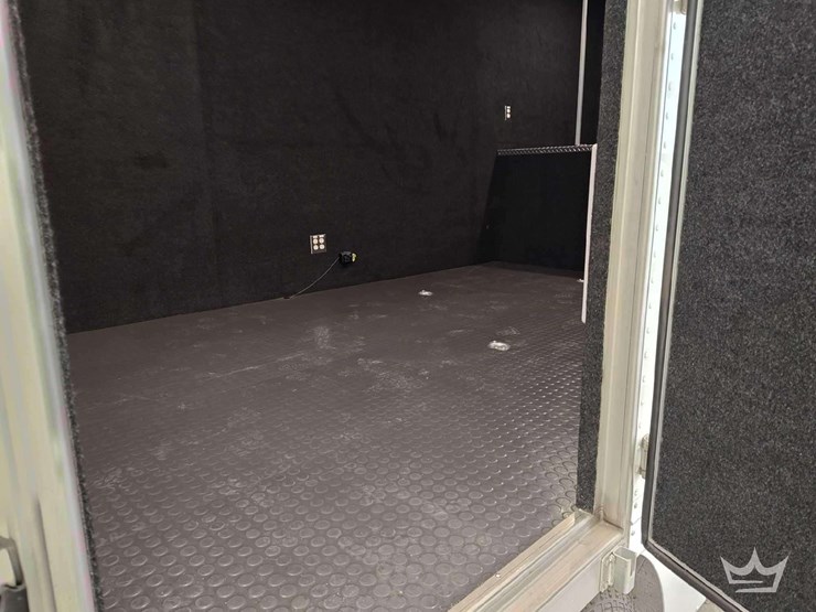 2025-precisions-provencal-22ft.-5th-wheel-mobile-office/-showroom-trailer-image-15