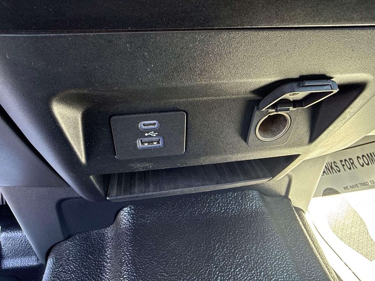 2022-ford-f350-image-24