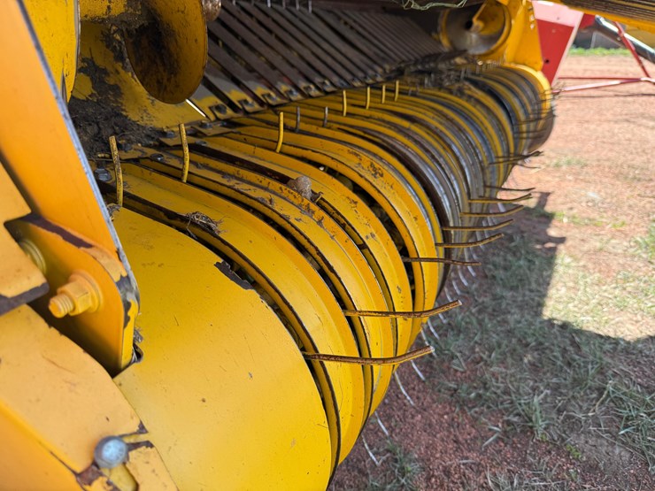 new-holland-br7090-image-9