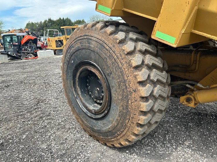 caterpillar-d25b-image-12