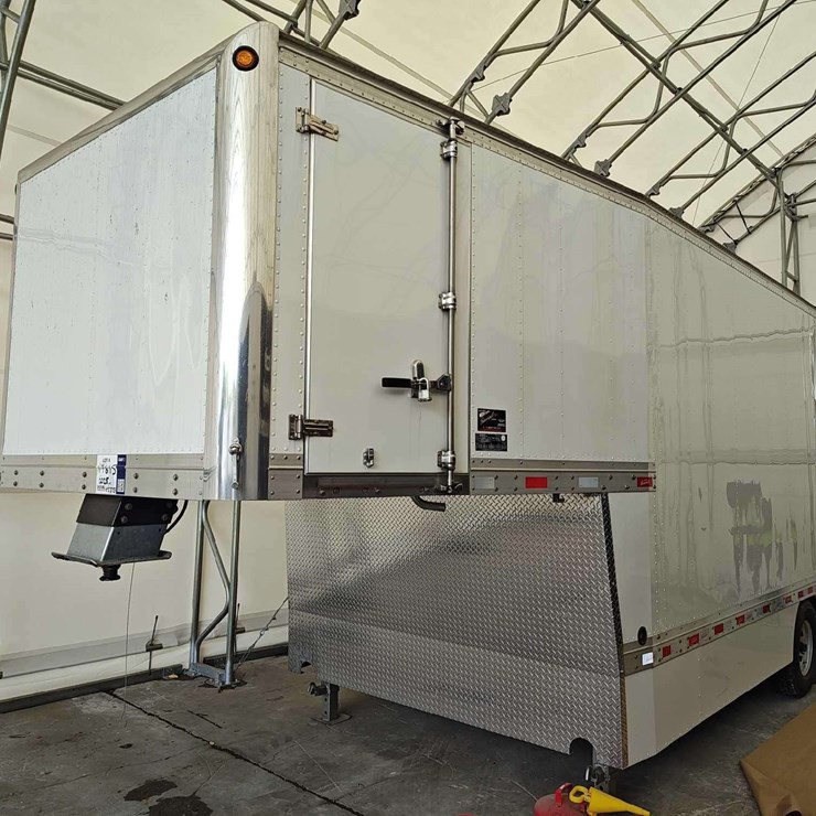 2025 Precisions Provencal 22ft. 5th wheel Mobile Office/ Showroom Trailer