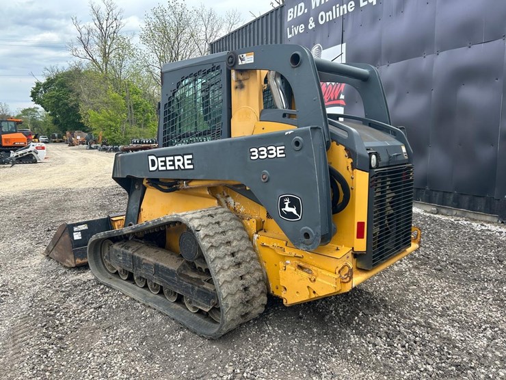 deere-333e-image-2