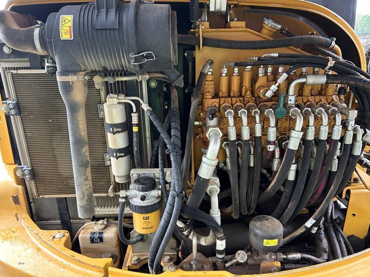caterpillar-305e2-cr-image-12