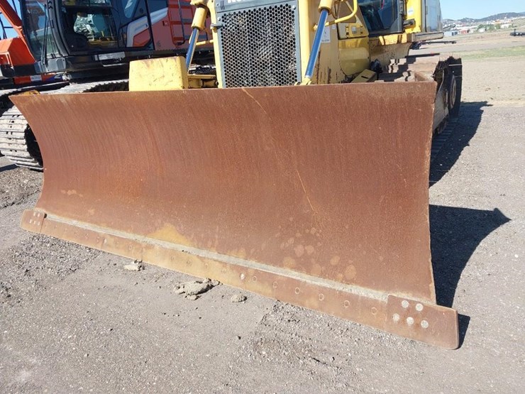 2011-komatsu-d65ex-16-image-11