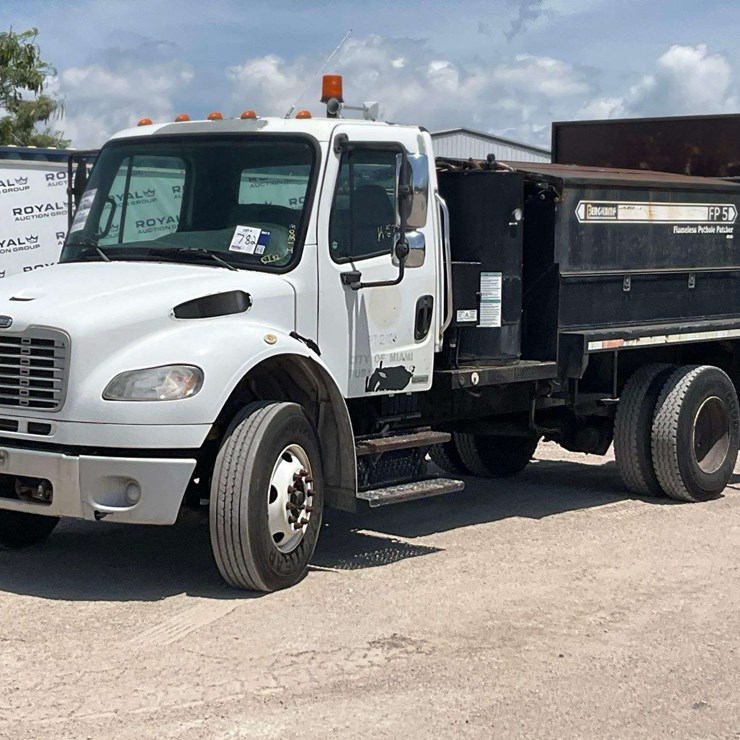 2007 FREIGHTLINER M2 106