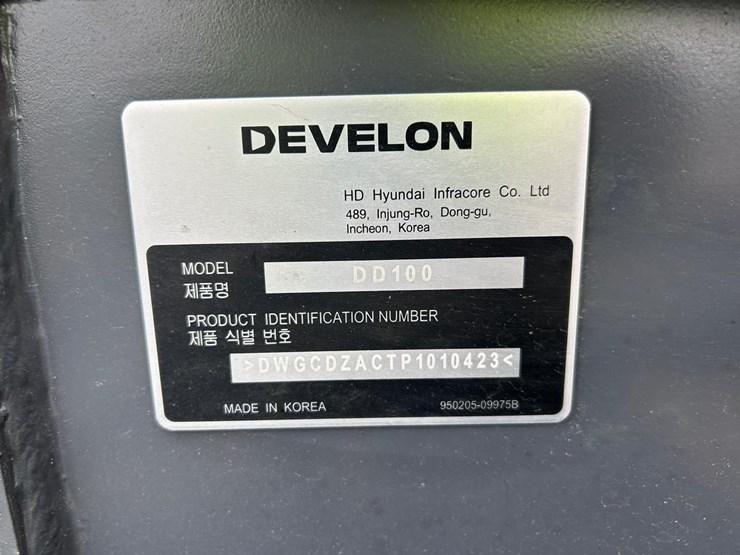 2026--develon-dd100-us10-crawler-dozer-image-32