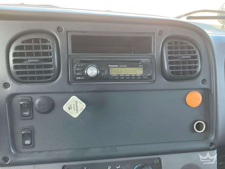 2012-freightliner-m2-112-t/a-fuel-and-lube-truck-image-14