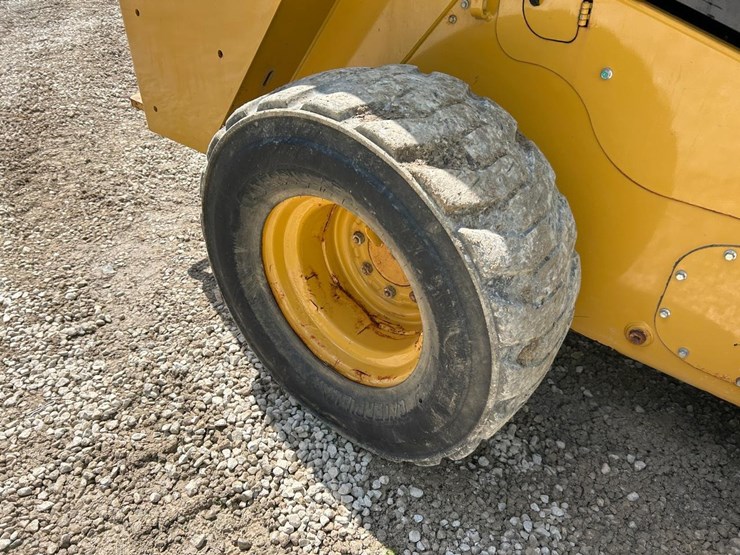 2015-caterpillar-246d-image-13