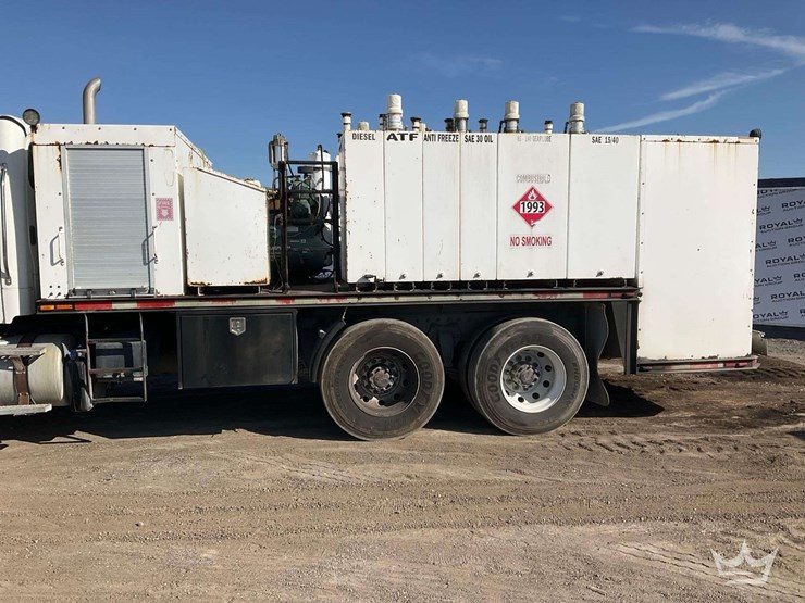 2012-freightliner-m2-112-t/a-fuel-and-lube-truck-image-30