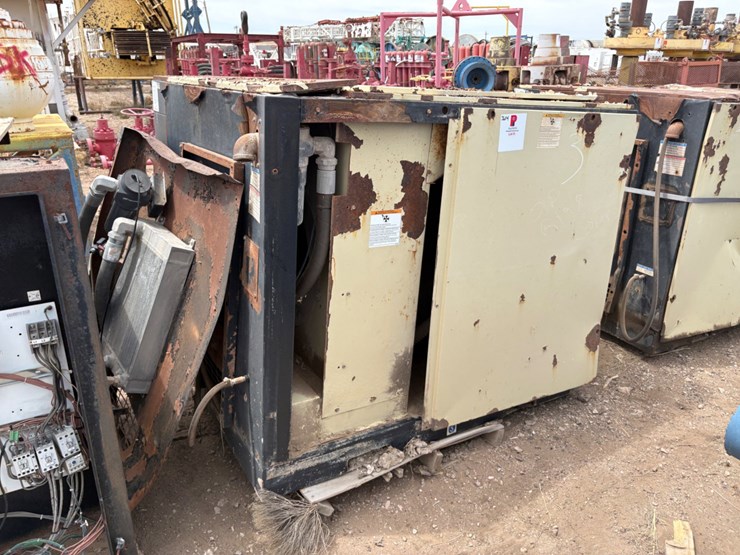 (3)-inoperable/incomplete-ingersoll-rand-up6-40-125-corkscrew-air-compressors-&-(1)-sullivan-palatek-air-compressor-image-6