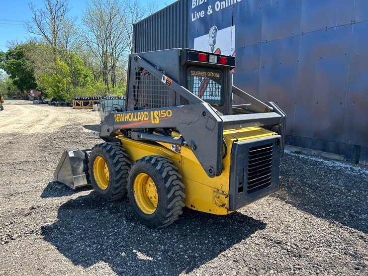new-holland-ls150-image-2