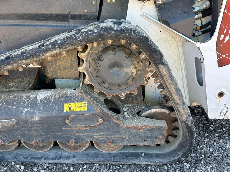 2021-bobcat-t64-image-18
