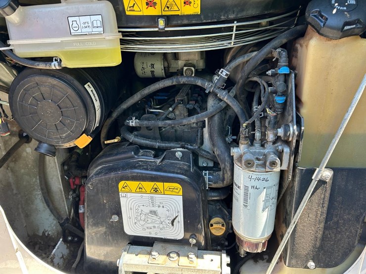 2021-bobcat-t64-image-15