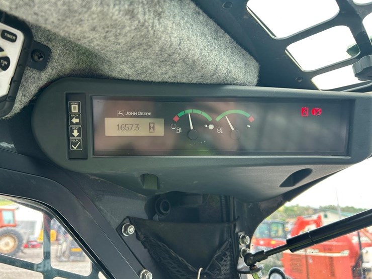 deere-333e-image-22