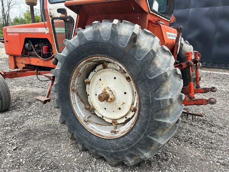 allis-chalmers-190xt-series-iii-tractor-image-17