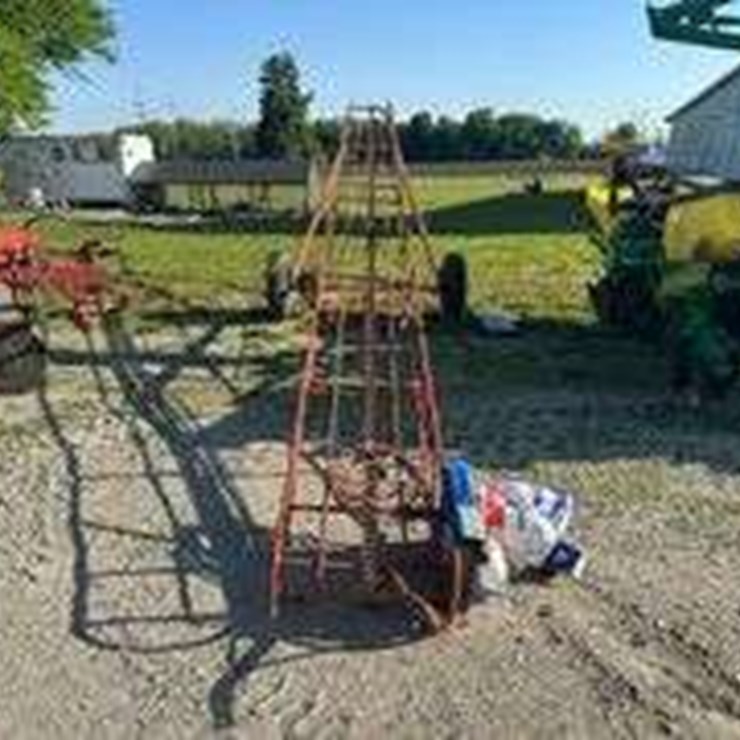 Bale elevator 30’ w/transport