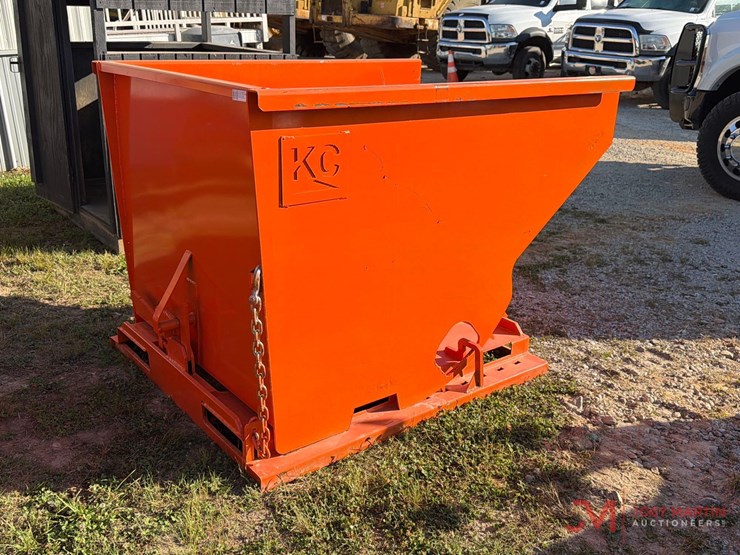 new-2yd-self-dumping-hopper-w/-fork-pockets-image-4