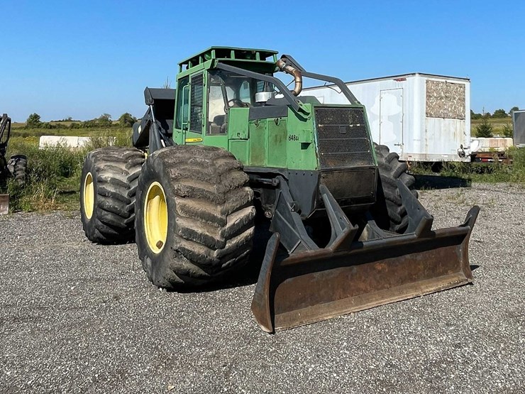 2000-john-deere-660-image-4