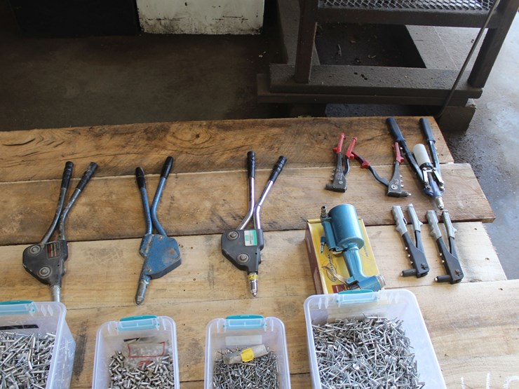 lot-of-rivet-guns-&-rivets-image-3