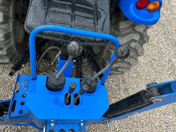 2015-new-holland-boomer-37-image-21