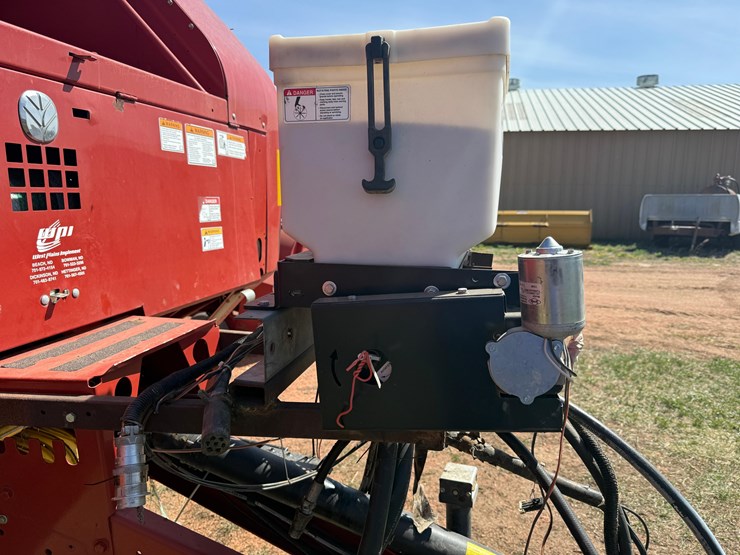 new-holland-br7090-image-11