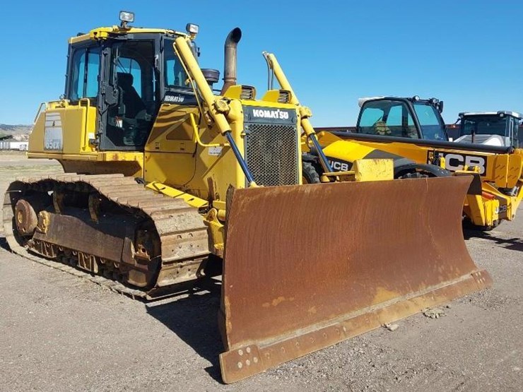 2011-komatsu-d65ex-16-image-2