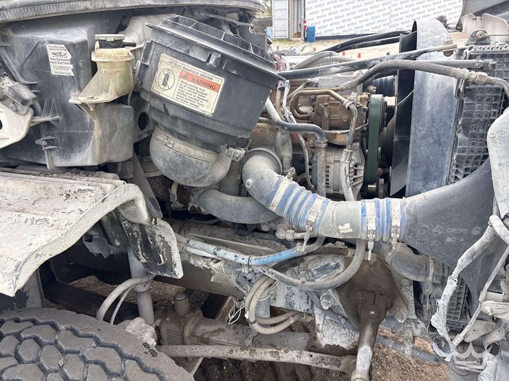 2007-freightliner-m2-112-tri-axle-dump-truck-image-8