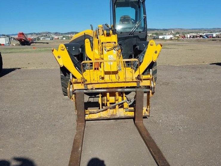 2014-jcb-535-140-image-3